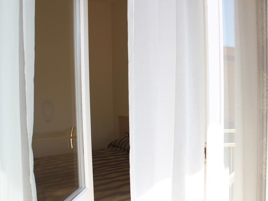 Hotel Marina リミニ 部屋 写真
